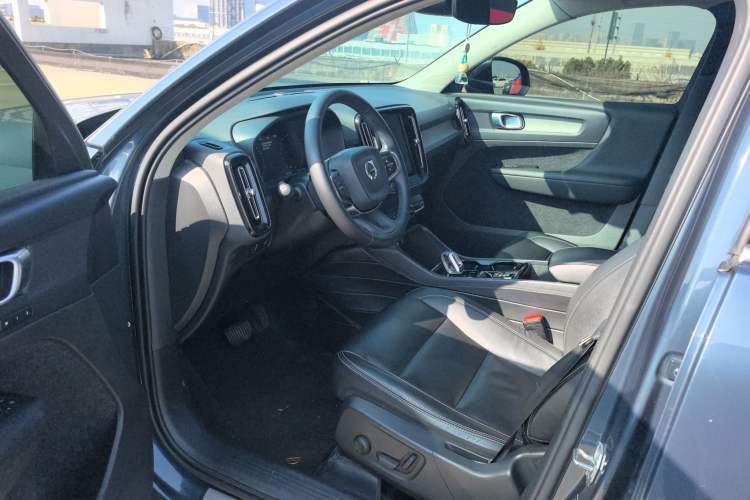 Used Volvo XC40 2022 T4 Four-Wheel Drive Smart & Luxurious Edition Interior 2