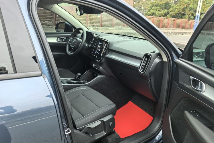 Used Volvo XC40 2022 T3 Smart Fashion Edition Interior 3