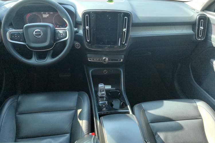 Used Volvo XC40 2022 T4 Four-Wheel Drive Smart & Luxurious Edition Interior 4