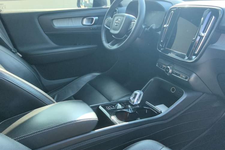 Used Volvo XC40 2022 T4 Four-Wheel Drive Smart & Luxurious Edition Interior 6