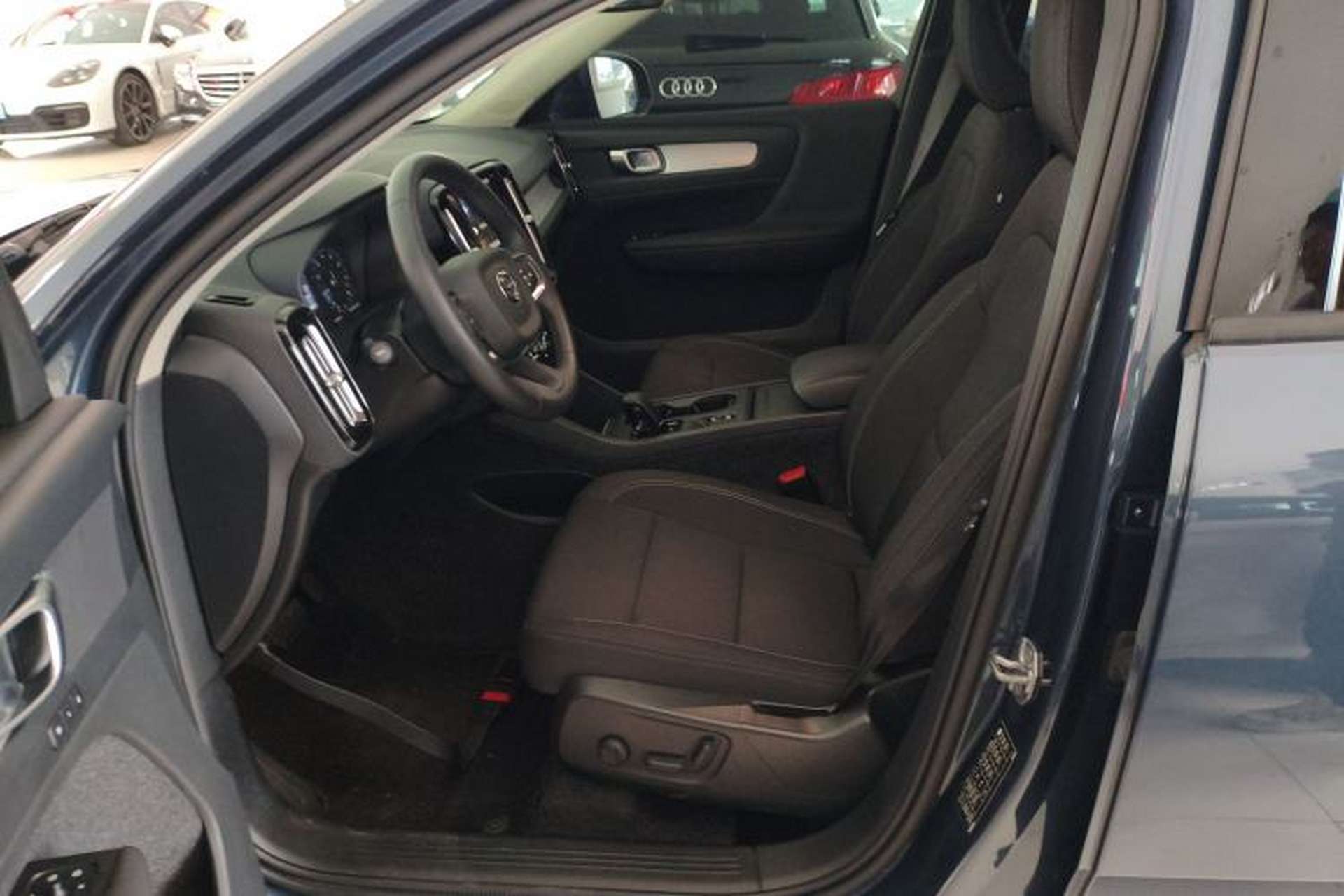 Used Volvo XC40 2022 T4 Four-Wheel Drive Smart & Stylish Edition Left Front Seat