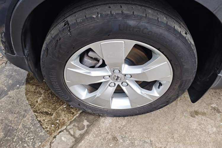 Used Volvo XC40 2022 T4 Four-Wheel Drive Smart & Stylish Edition Left Front Wheel Hub