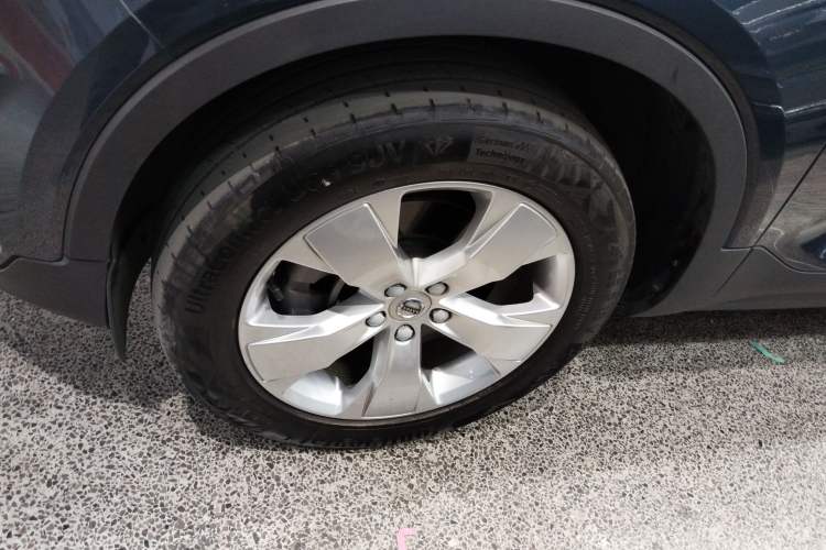 Used Volvo XC40 2022 T4 Four-Wheel Drive Smart & Stylish Edition Left Front Wheel Hub