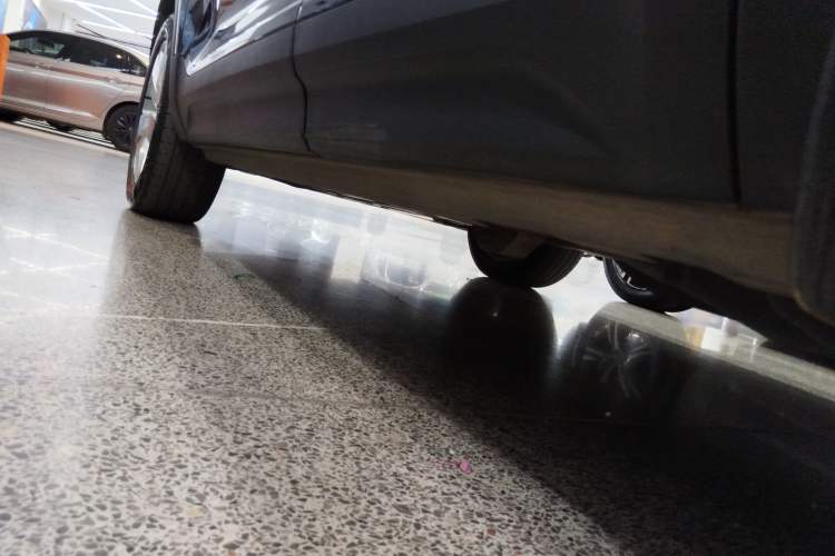 Used Volvo XC40 2022 T4 Four-Wheel Drive Smart & Stylish Edition Left Side Sill