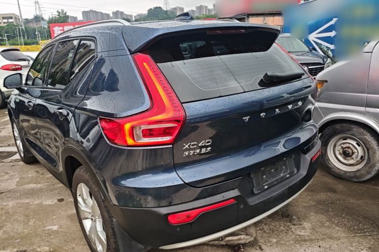 Used Volvo XC40 2022 T4 Four-Wheel Drive Smart & Stylish Edition Rear Left 45 Deg