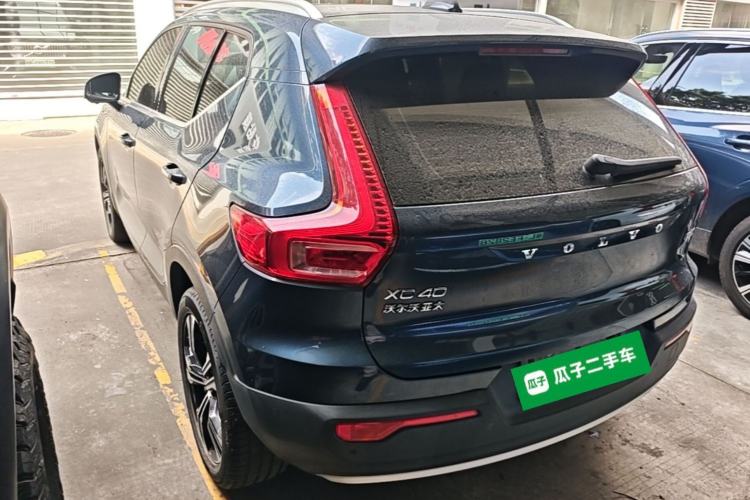 Used Volvo XC40 2022 T4 Four-Wheel Drive Smart & Luxurious Edition Rear Left 45 Deg