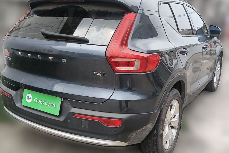 Used Volvo XC40 2022 T4 Four-Wheel Drive Smart & Stylish Edition Rear Right 45 Deg