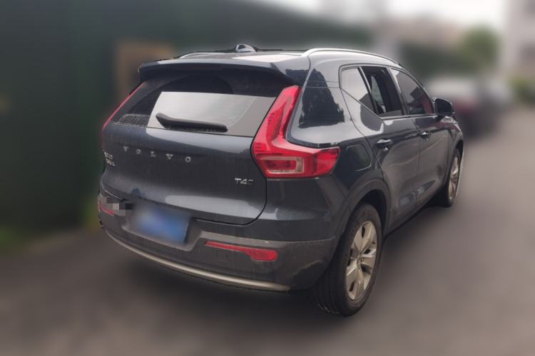 Used Volvo XC40 2022 T4 Four-Wheel Drive Smart & Luxurious Edition Rear Right 45 Deg