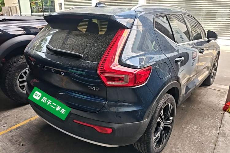 Used Volvo XC40 2022 T4 Four-Wheel Drive Smart & Luxurious Edition Rear Right 45 Deg