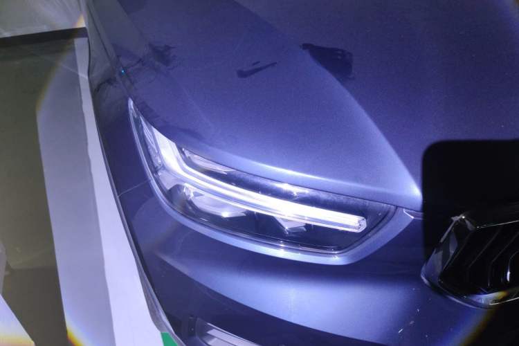 Used Volvo XC40 2022 T4 Four-Wheel Drive Smart & Stylish Edition Right Front Headlight