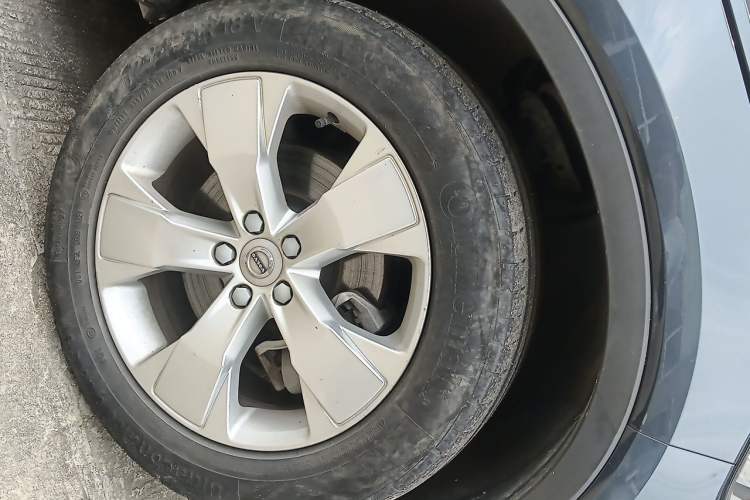 Used Volvo XC40 2022 T4 Four-Wheel Drive Smart & Stylish Edition Right Front Wheel Hub