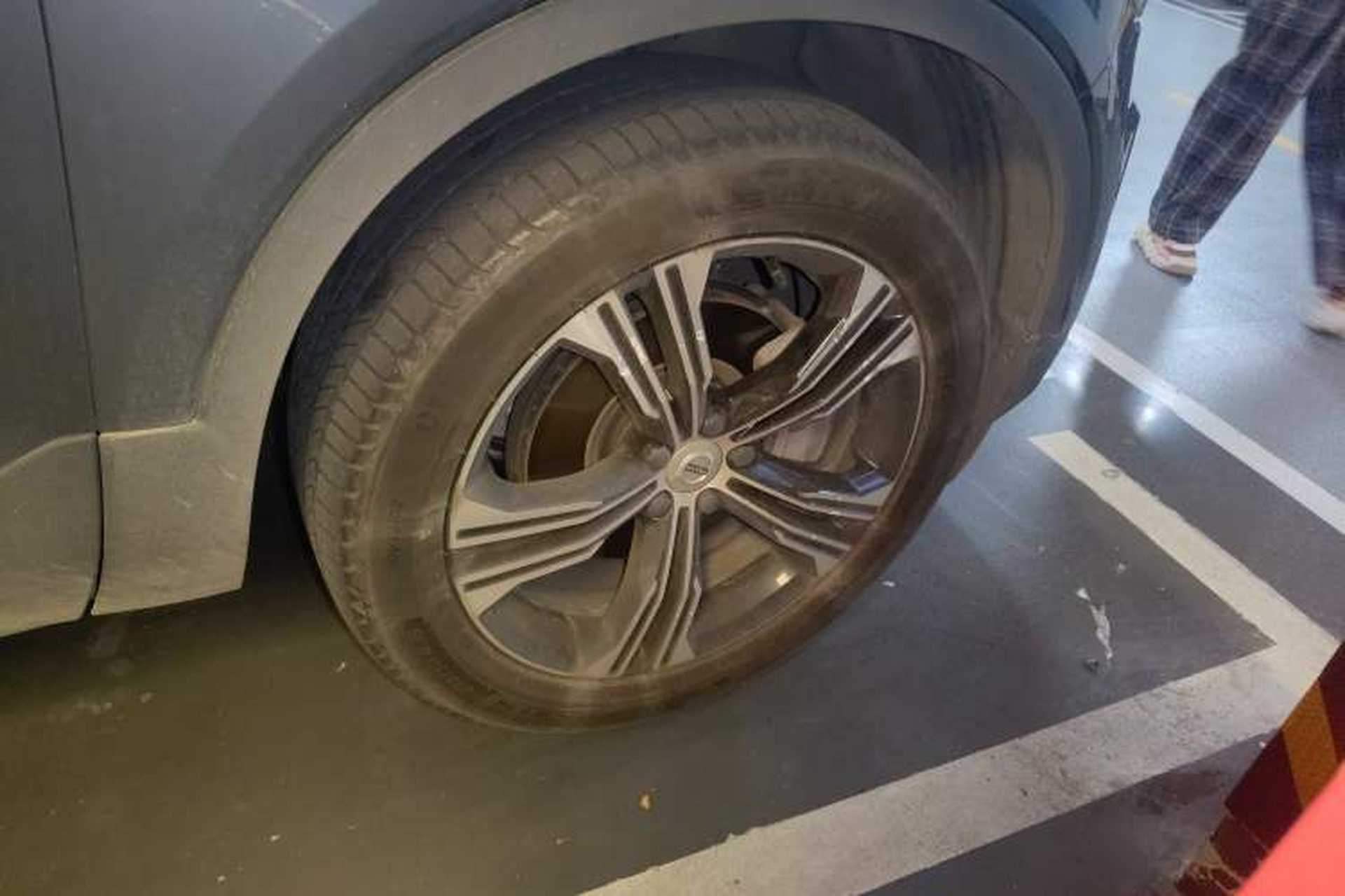 Used Volvo XC40 2022 T4 Four-Wheel Drive Smart & Luxurious Edition Right Front Wheel Hub