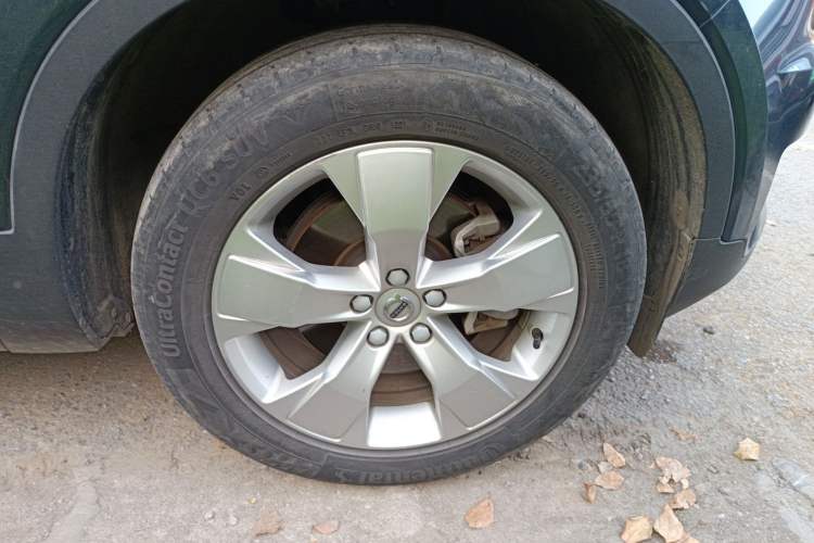 Used Volvo XC40 2022 T4 Four-Wheel Drive Smart & Stylish Edition Right Front Wheel Hub