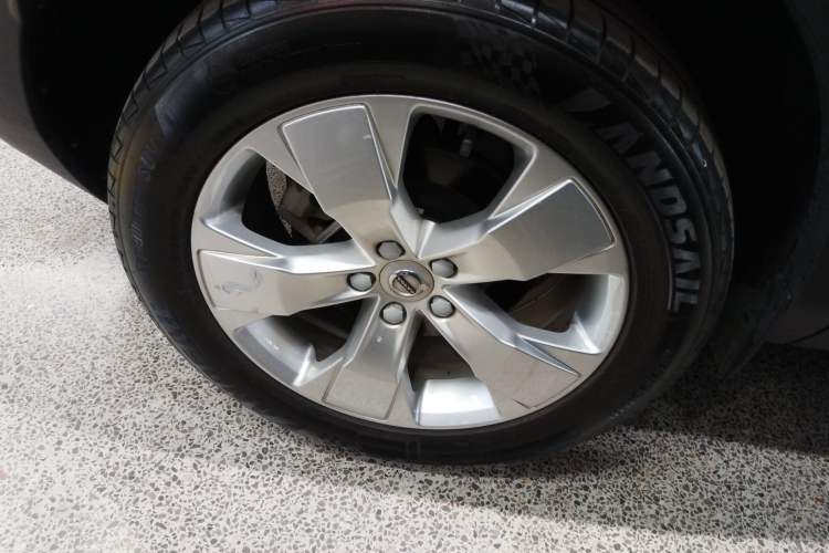 Used Volvo XC40 2022 T4 Four-Wheel Drive Smart & Stylish Edition Right Rear Wheel Hub