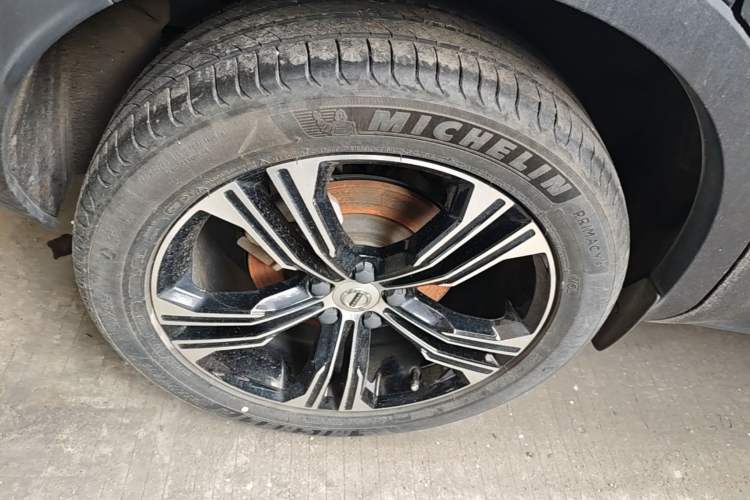 Used Volvo XC40 2022 T4 Four-Wheel Drive Smart & Luxurious Edition Right Rear Wheel Hub