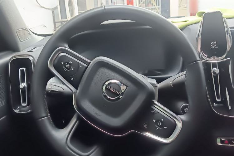 Used Volvo XC40 2022 T4 Four-Wheel Drive Smart & Stylish Edition Steering Wheel