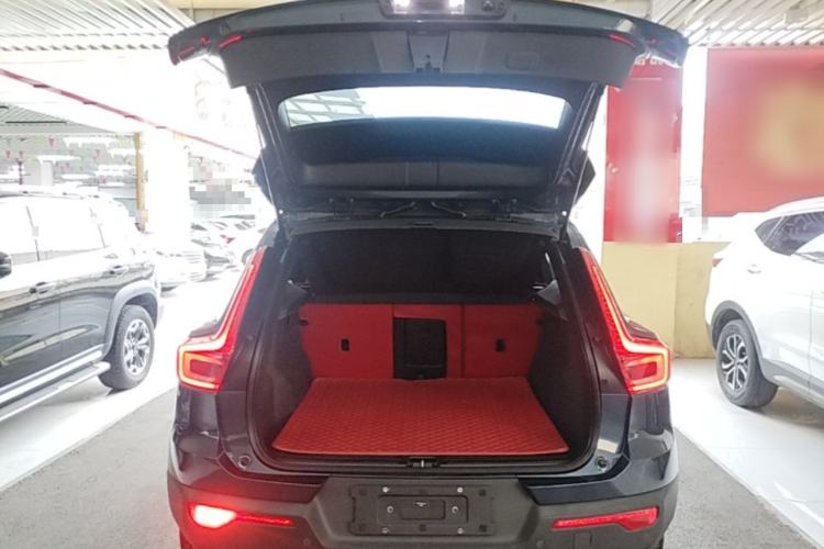 Used Volvo XC40 2022 T4 Four-Wheel Drive Smart & Stylish Edition Trunk