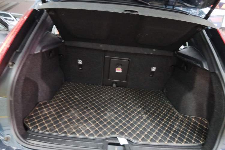 Used Volvo XC40 2022 T4 Four-Wheel Drive Smart & Stylish Edition Trunk