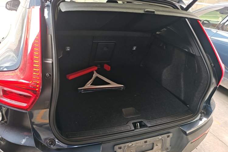 Used Volvo XC40 2022 T4 Four-Wheel Drive Smart & Luxurious Edition Trunk