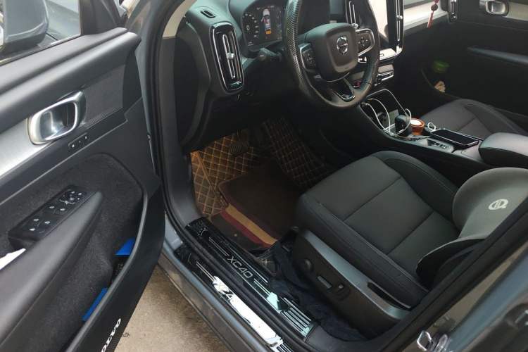 Used Volvo XC40 2022 T4 Four-Wheel Drive Smart & Stylish Edition Driver Seat