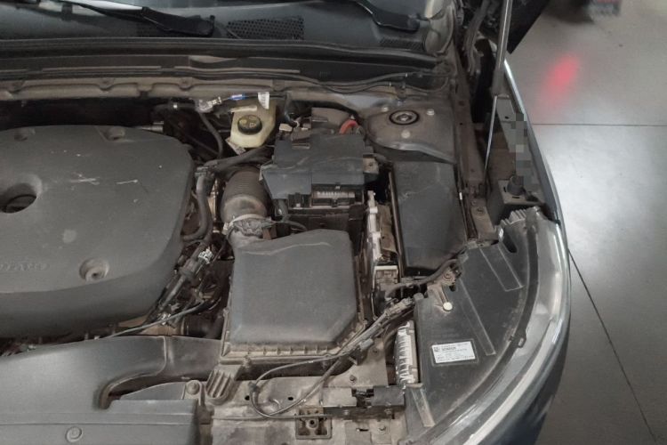 Used Volvo XC40 2022 T4 Four-Wheel Drive Smart & Dynamic Sport Edition Engine Bay Left