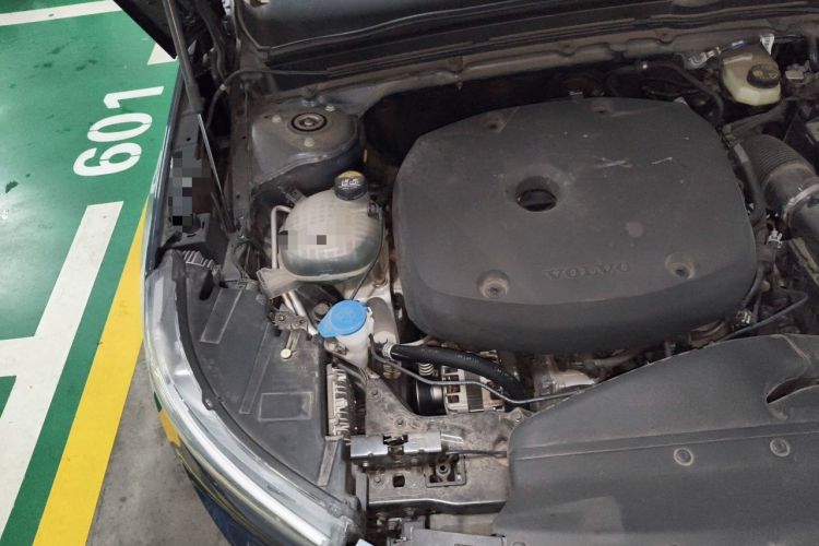 Used Volvo XC40 2022 T4 Four-Wheel Drive Smart & Dynamic Sport Edition Engine Bay Right