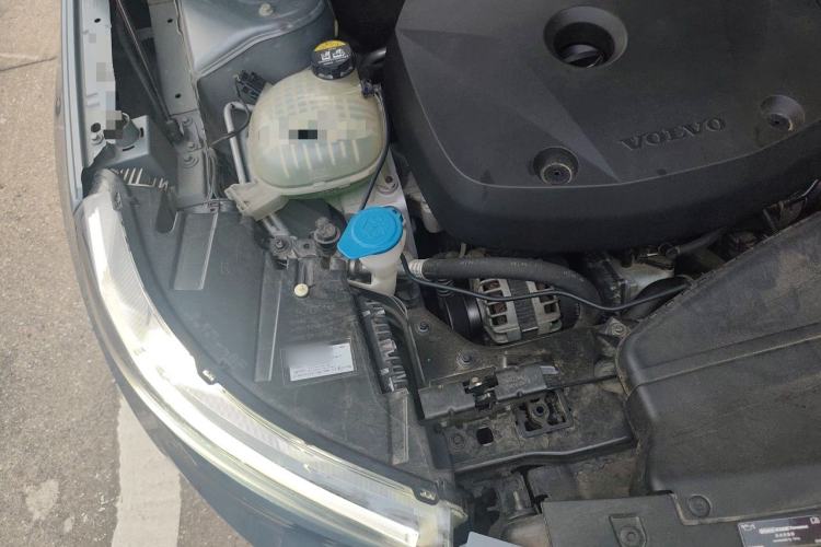 Used Volvo XC40 2022 T4 Four-Wheel Drive Smart & Stylish Edition Engine Bay Right