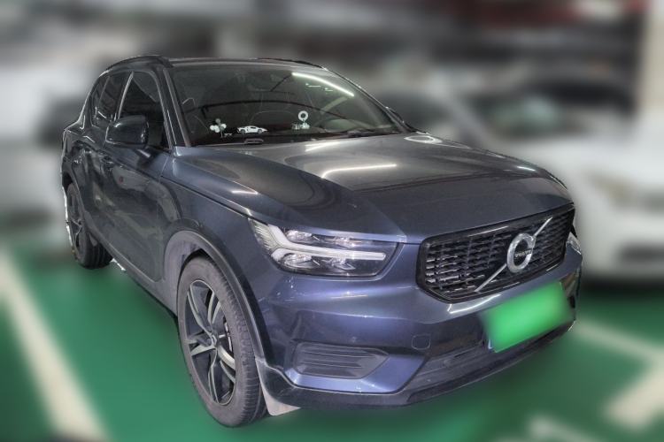 Used Volvo XC40 2022 T4 Four-Wheel Drive Smart & Dynamic Sport Edition Front Right 45 Deg