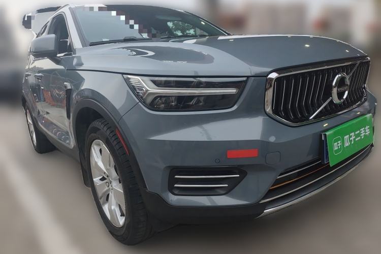 Used Volvo XC40 2022 T4 Four-Wheel Drive Smart & Stylish Edition Front Right 45 Deg