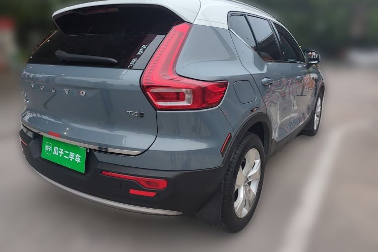 Used Volvo XC40 2022 T4 Four-Wheel Drive Smart & Stylish Edition Rear Right 45 Deg