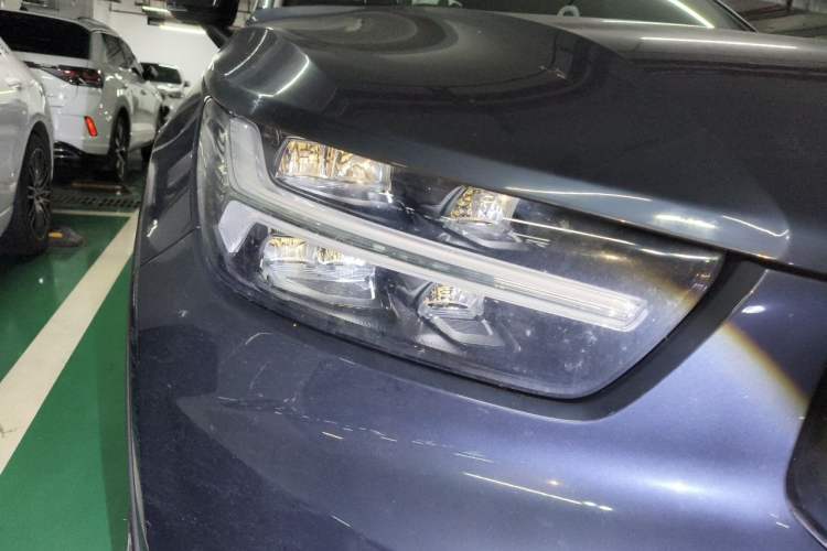 Used Volvo XC40 2022 T4 Four-Wheel Drive Smart & Dynamic Sport Edition Right Front Headlight