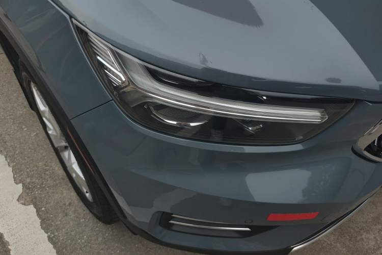 Used Volvo XC40 2022 T4 Four-Wheel Drive Smart & Stylish Edition Right Front Headlight