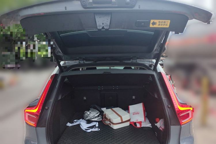 Used Volvo XC40 2022 T4 Four-Wheel Drive Smart & Stylish Edition Trunk