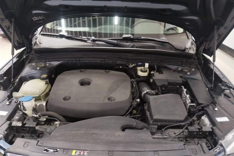 Used Volvo XC40 2022 T4 Four-Wheel Drive Smart & Stylish Edition Engine Bay