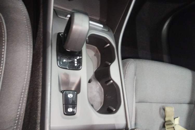 Used Volvo XC40 2022 T4 Four-Wheel Drive Smart & Stylish Edition Gear Lever