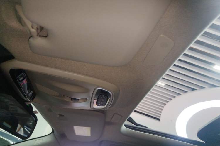 Used Volvo XC40 2022 T4 Four-Wheel Drive Smart & Stylish Edition Headliner