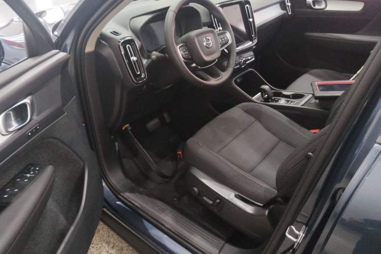 Used Volvo XC40 2022 T4 Four-Wheel Drive Smart & Stylish Edition Interior 3