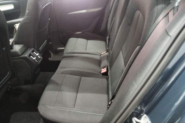 Used Volvo XC40 2022 T4 Four-Wheel Drive Smart & Stylish Edition Interior 4