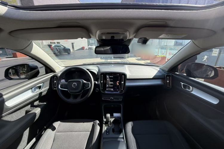 Used Volvo XC40 2022 T4 Four-Wheel Drive Smart & Stylish Edition Interior 6