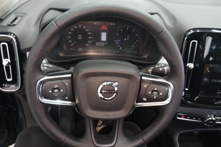 Used Volvo XC40 2022 T4 Four-Wheel Drive Smart & Stylish Edition Steering Wheel