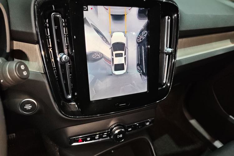 Used Volvo XC40 2022 T4 Four-Wheel Drive Smart & Luxurious Edition Audio And AC Panel
