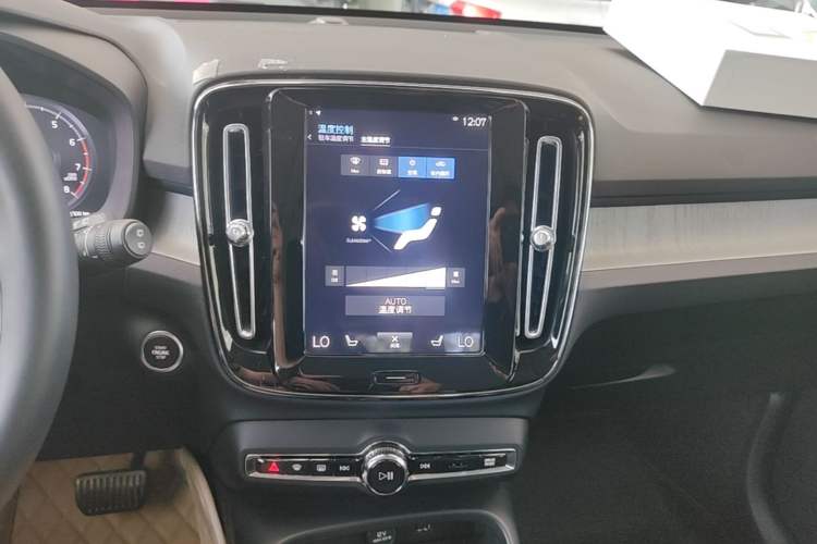 Used Volvo XC40 2022 T4 Four-Wheel Drive Smart & Luxurious Edition Audio And AC Panel