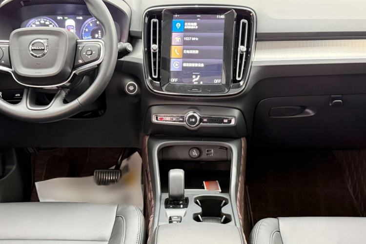 Used Volvo XC40 2022 T4 Four-Wheel Drive Smart & Stylish Edition Audio And AC Panel