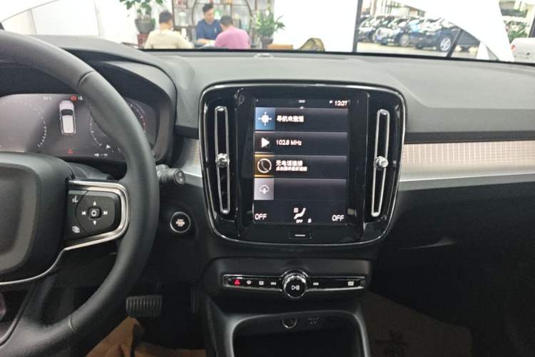 Used Volvo XC40 2022 T4 Four-Wheel Drive Smart & Stylish Edition Audio And AC Panel