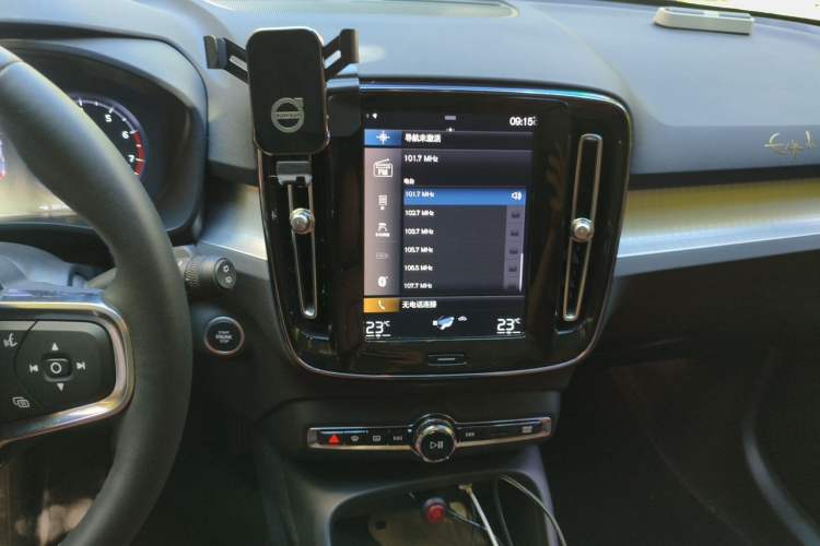 Used Volvo XC40 2022 T4 Four-Wheel Drive Smart & Stylish Edition Audio And AC Panel