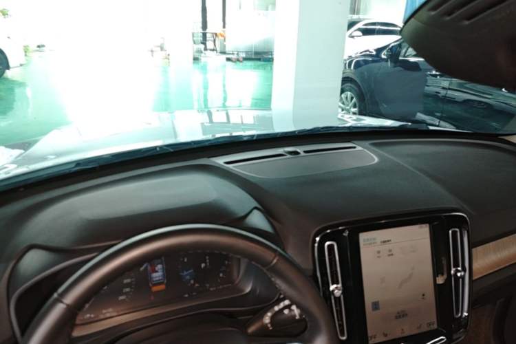 Used Volvo XC40 2022 T4 Four-Wheel Drive Smart & Luxurious Edition Center Console