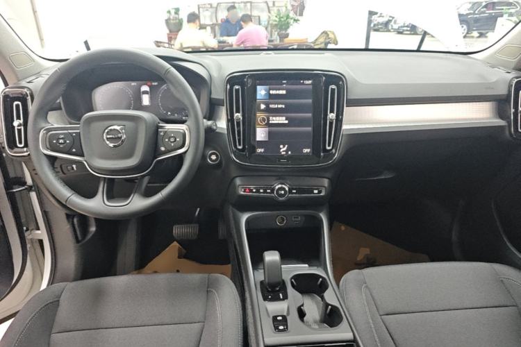 Used Volvo XC40 2022 T4 Four-Wheel Drive Smart & Stylish Edition Center Console