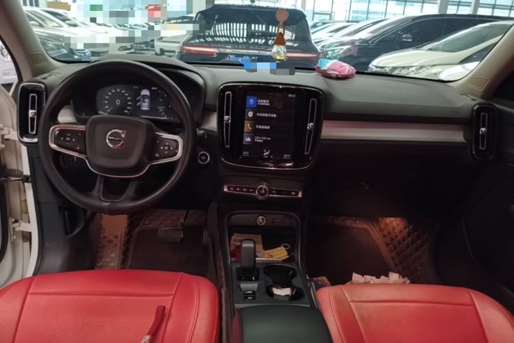 Used Volvo XC40 2022 T4 Four-Wheel Drive Smart & Stylish Edition Center Console