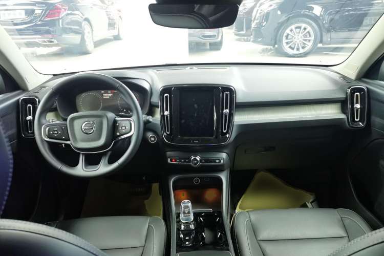 Used Volvo XC40 2022 T4 Four-Wheel Drive Smart & Luxurious Edition Center Console