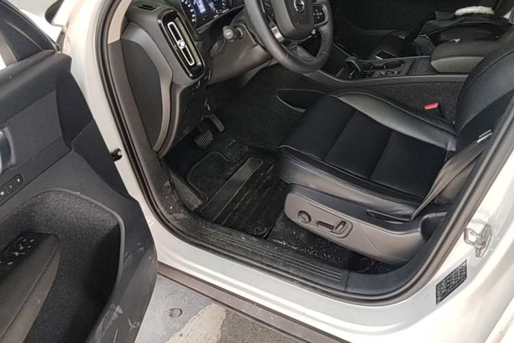 Used Volvo XC40 2022 T4 Four-Wheel Drive Smart & Stylish Edition Driver Seat